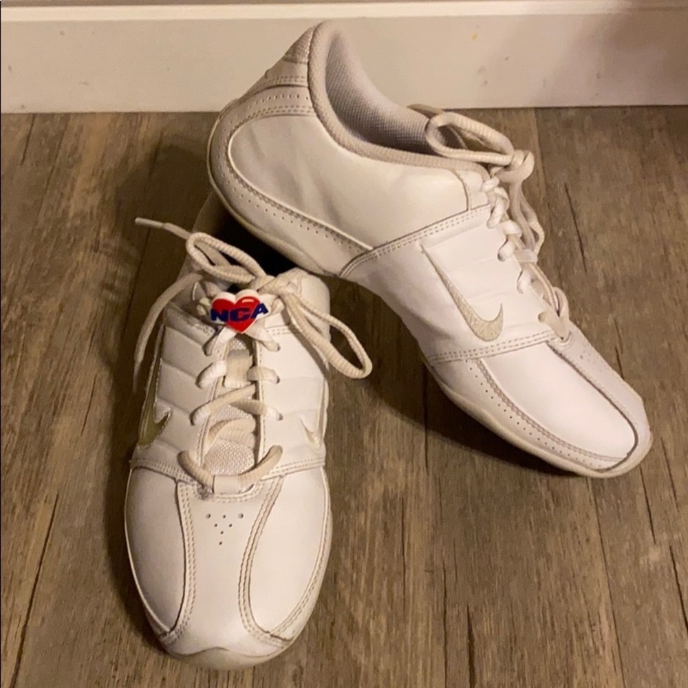 Nike cheer shoes